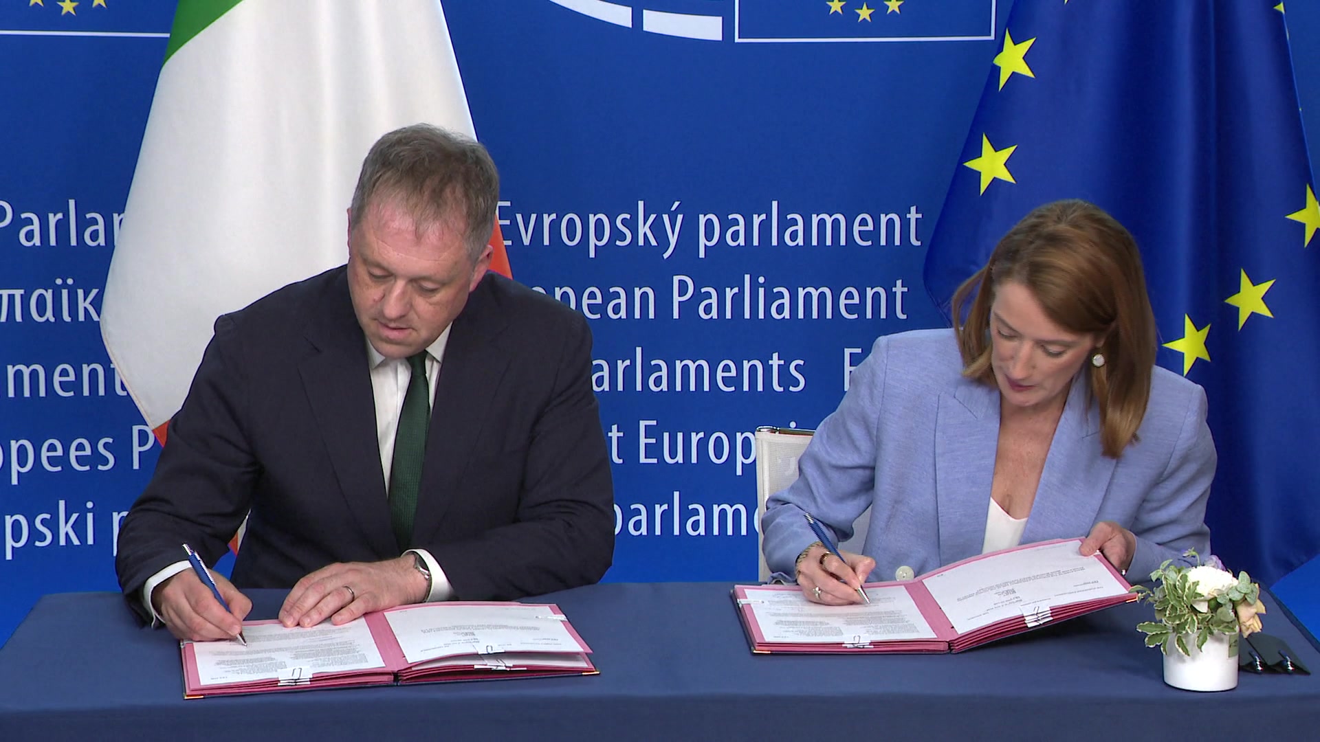 LEX siging ceremony in the presence of Roberta METSOLA, EP President and Thomas BYRNE, Irish Minister of State,on behalf of the Irish Presidency
